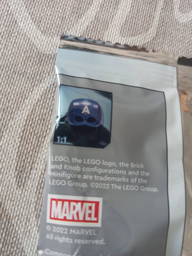 Lego minifigure sh818 foil pack Captain America