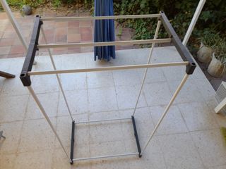 estructura metalica y base de plastico
