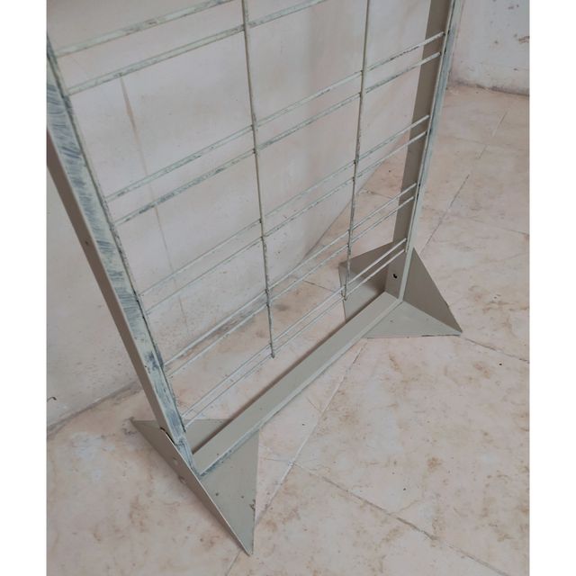 Espositore in metallo, supporto per gondola e accessori.