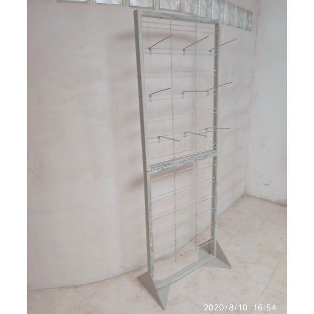 Espositore in metallo, supporto per gondola e accessori.