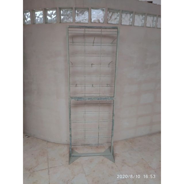 Espositore in metallo, supporto per gondola e accessori.