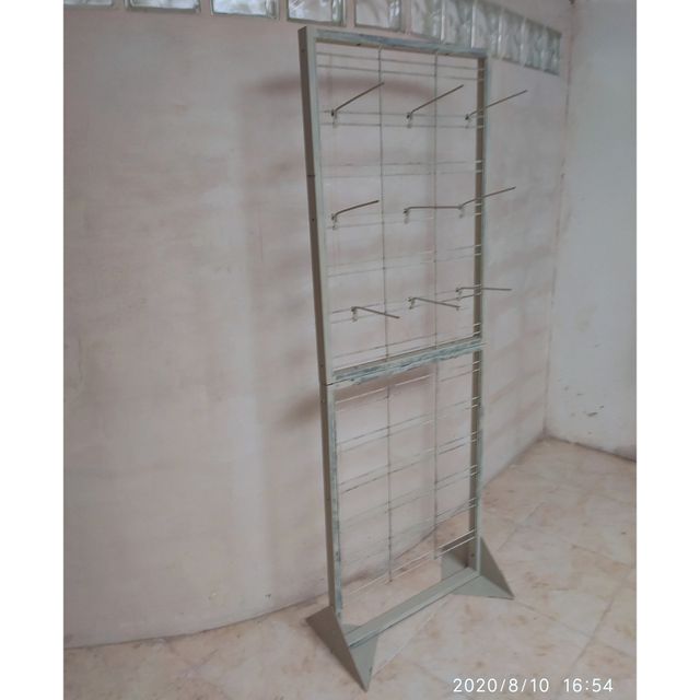 Espositore in metallo, supporto per gondola e accessori.