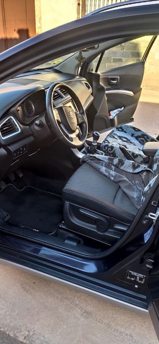 Suzuki S-Cross 2014