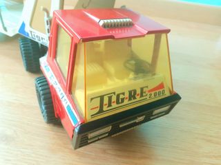 Camión portacoches de juguete Tigre 2000 de Gozan