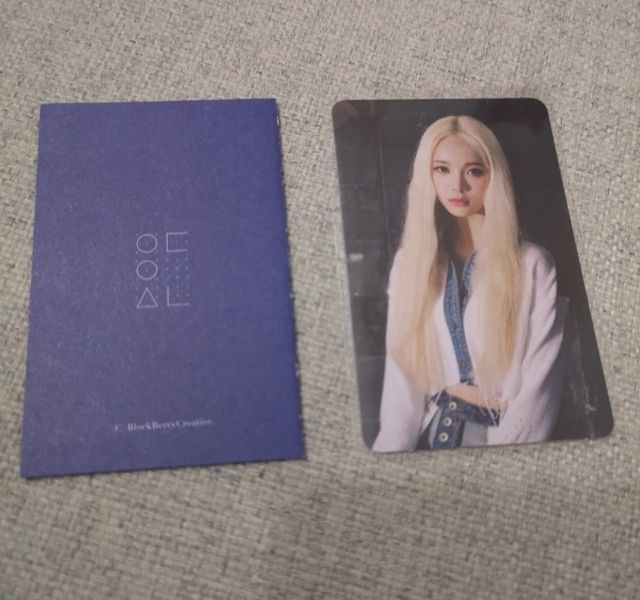 LOONA JinSoul solo album first press de segunda mano por 35 EUR en Barcelona en WALLAPOP