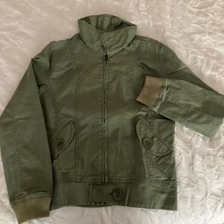 Chaqueta verde sin capucha