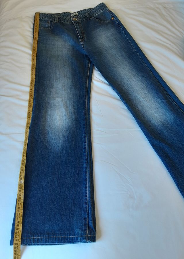 Pantalón tejano, de pierna ancha