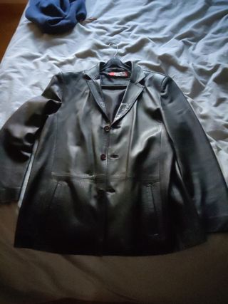 chaqueta de piel plana