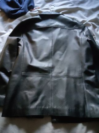 chaqueta de piel plana