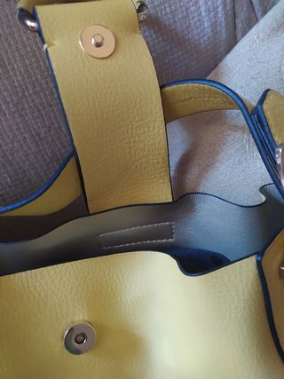 Bolso amarillo Zara