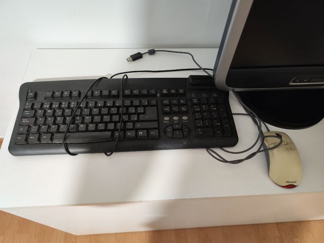 ordenador de mesa con 1 Tera,4Ram