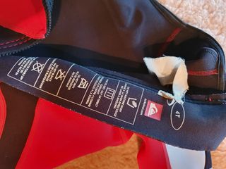 TRAJE NEOPRENO CORTO SURF QUIKSILVER.TALLA 4 NIÑO