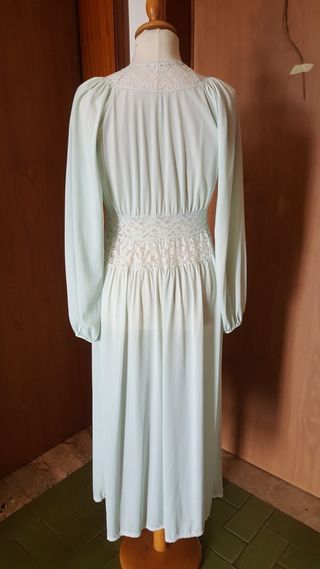 Vestaglia lunga vintage in maglina e merletto