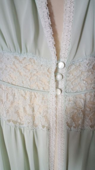 Vestaglia lunga vintage in maglina e merletto