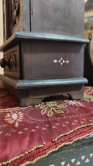 ANTIGUO ARMARIO JOYERO DE LA INDIA CON NÁCAR