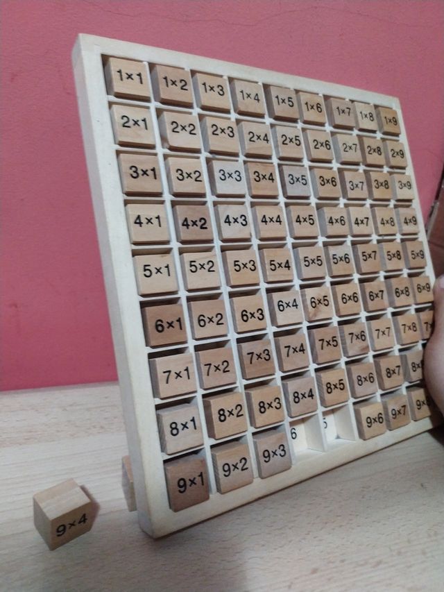 Tablas de multiplicar de madera