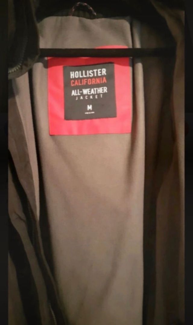 Abrigo negro Hollister