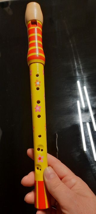 Flauta de madera pintada a mano