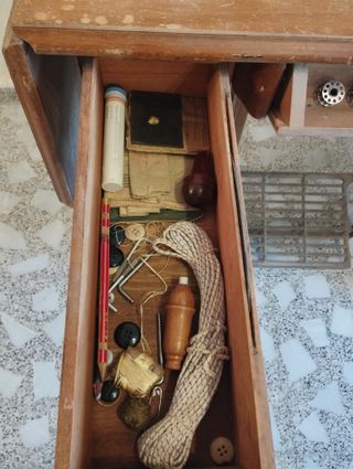 maquina de coser SINGER con mueble