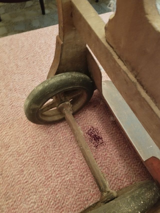 Carretilla antigua para sacos