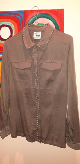 Camisa Twin Set caqui de tachuelas