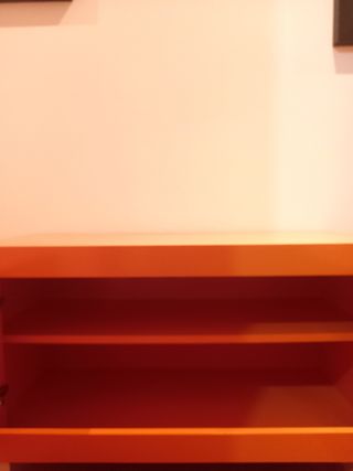 Comoda. Armario bajo. Naranja
