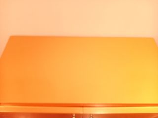 Comoda. Armario bajo. Naranja