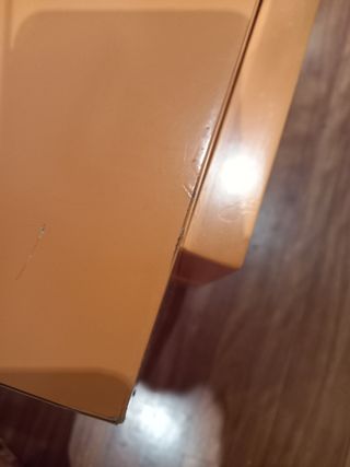 Comoda. Armario bajo. Naranja