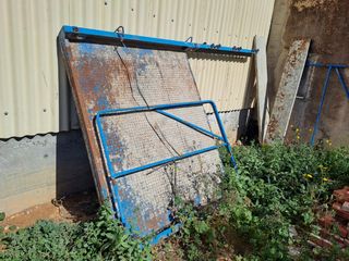 Plataforma metálica de carga y descarga