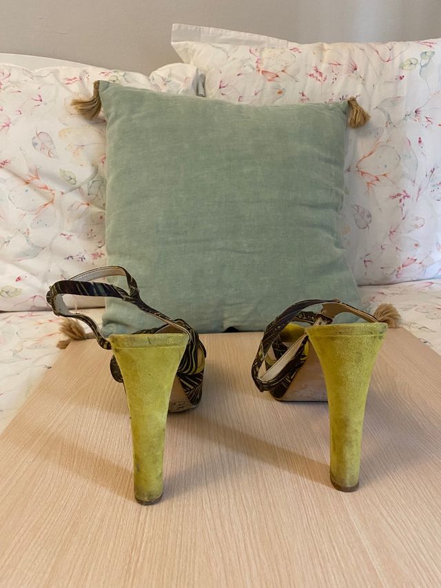 Zapato tacón Zara. Talla 40