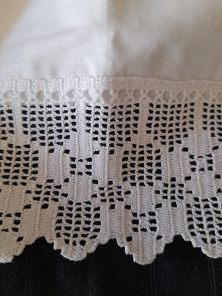 Sábana y funda de almohada.
