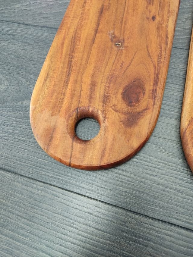 2 Tablas de madera para embutidos o quesos de segunda mano por 20 EUR