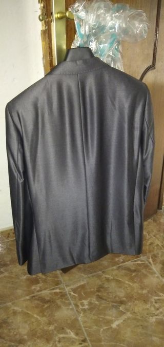 traje