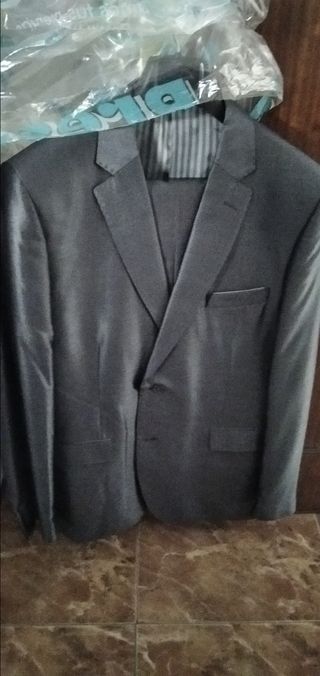 traje