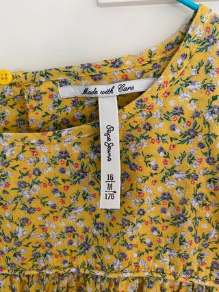 Conjunto peto con falda y blusa niña