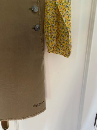 Conjunto peto con falda y blusa niña