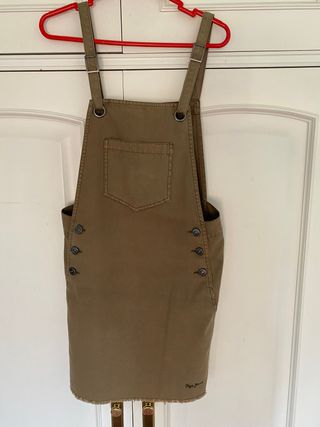 Conjunto peto con falda y blusa niña