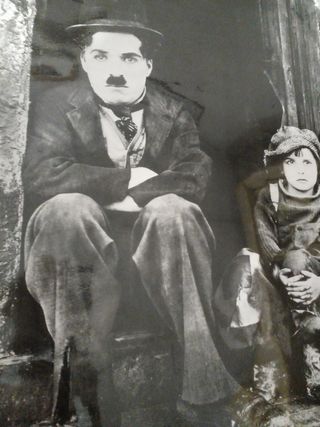 Póster de Chaplin en Tiempos Modernos