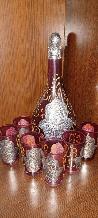 Conjunto de Vasos de Té con Botella a juego