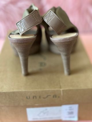 Sandalias marca Unisa