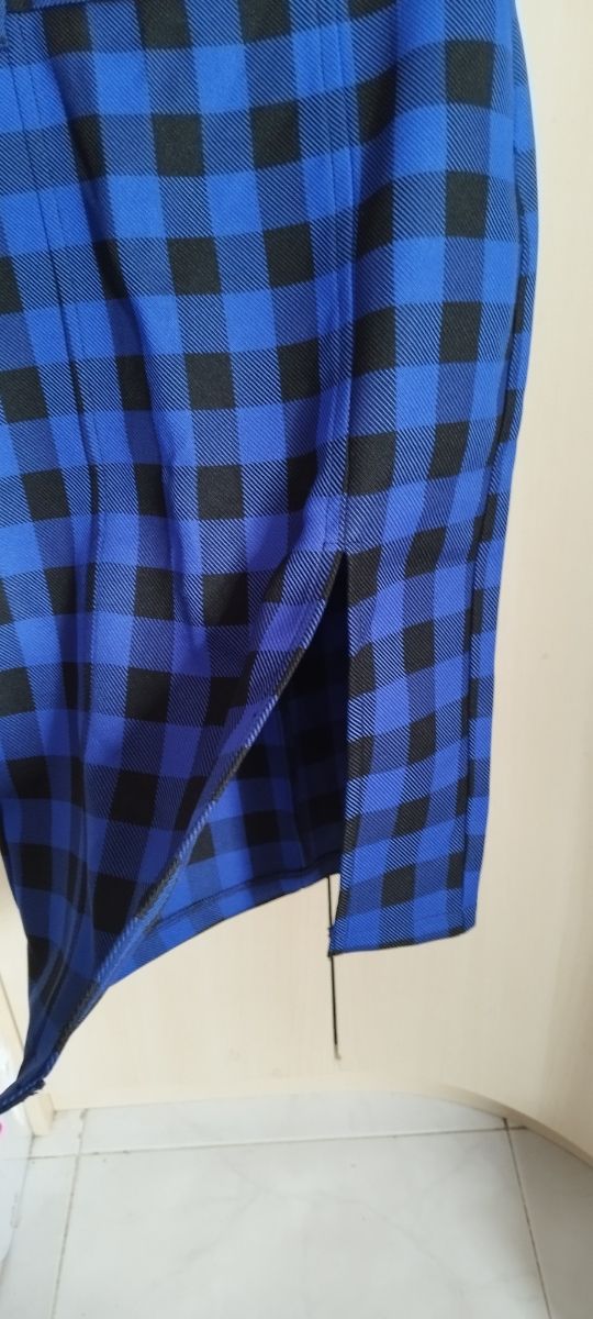 Falda midi tubo cuadros azul