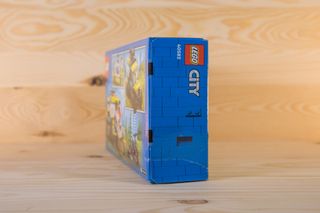 LEGO 4x4 Off-Road Ambulance Rescue (40582)