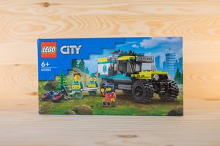 LEGO Ambulance (40582) + Sandwich Shop (40578)