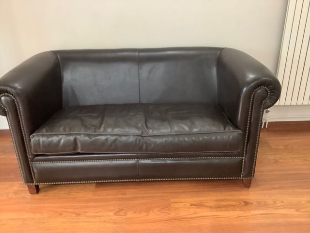 Sofá Chester,ideal para oficinas y casa .