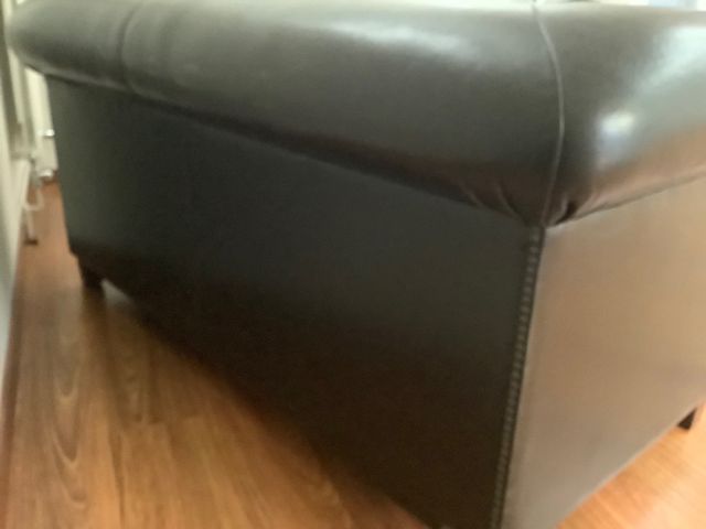 Sofá Chester,ideal para oficinas y casa .