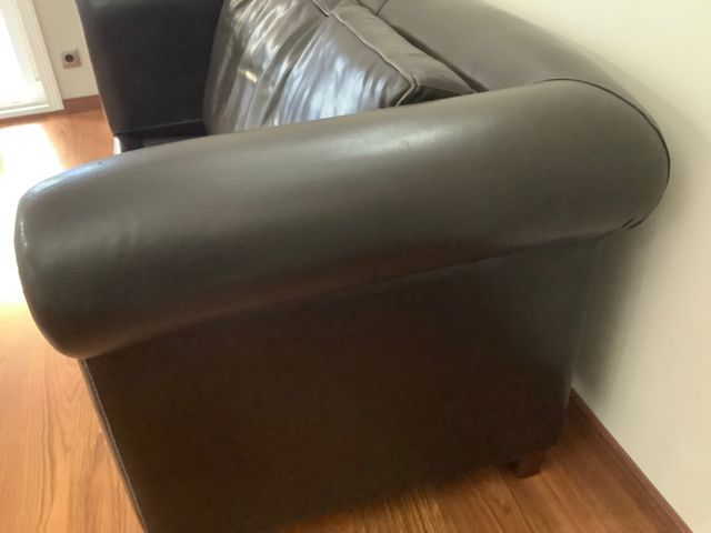 Sofá Chester,ideal para oficinas y casa .