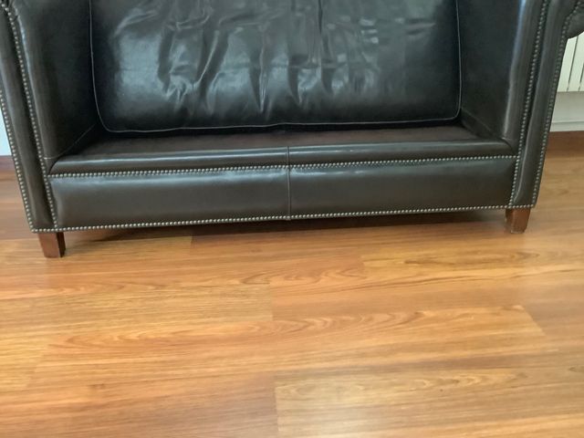 Sofá Chester,ideal para oficinas y casa .