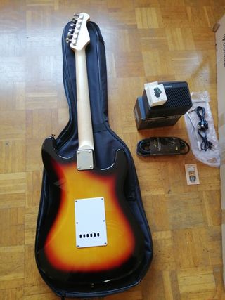 Guitarra Donner modelo stratocaster para zurdos.