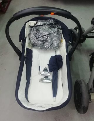 Carro para bebés, con capazo y cuco.