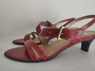 Sandalias tacón medio rojo burdeos Ferrerias, 40